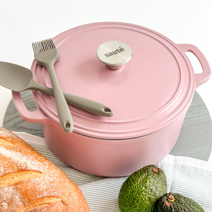 Cast iron dutch oven Rosa staged