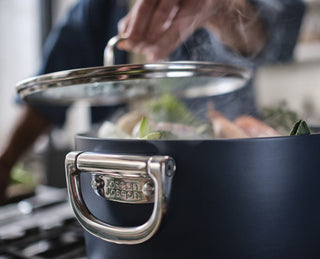 Joseph Joseph Space 25cm Non-Stick Induction Stock Pot & Lid