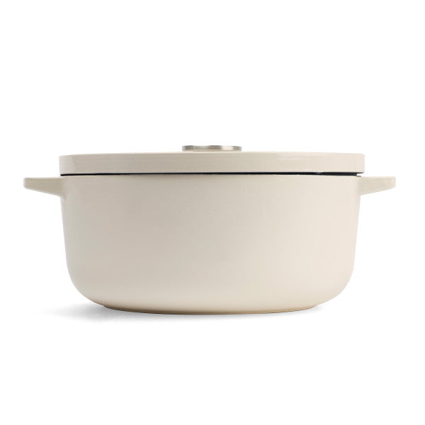 KitchenAid Covered Round Casserole 26cm/5.2L Almond Cream