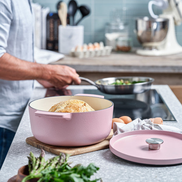 KitchenAid Covered Round Casserole 26cm/5.2L Dried Rose